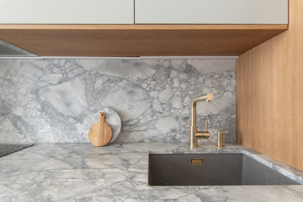 Quartzite et blanc marbre