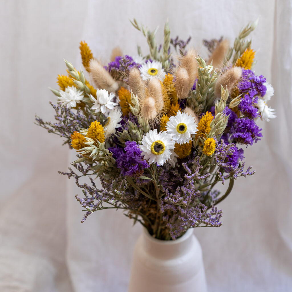 Bouquets de fleurs séchées durables et remplies de sens 