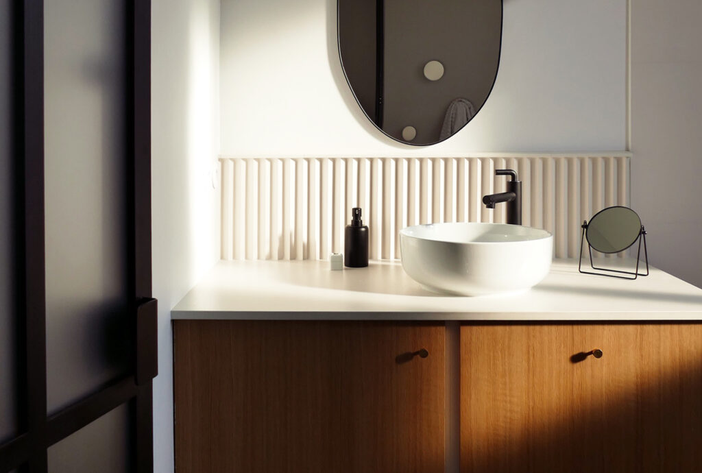 Salle de bain en chêne naturel