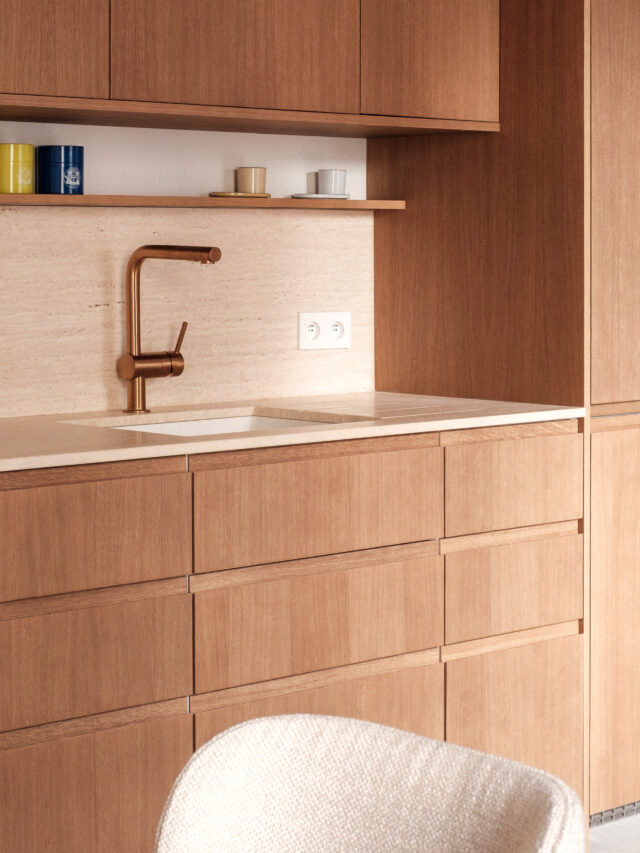 bocklip-cuisine-moderne-chene-arabica-Camille_Huguenot_Bocklip_HomeTour_Paris17_dec22_carré_HD-12