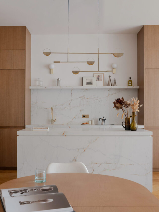 cuisine-minimaliste-chaleureuse-bois-et-marbre-bocklip